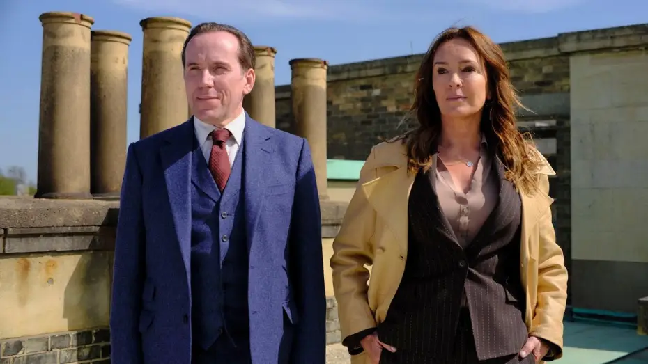 Видео к сериалу Profesor T — THE MASKED MURDERS Professor T (UK) Season 2, Episode 2 PREVIEW