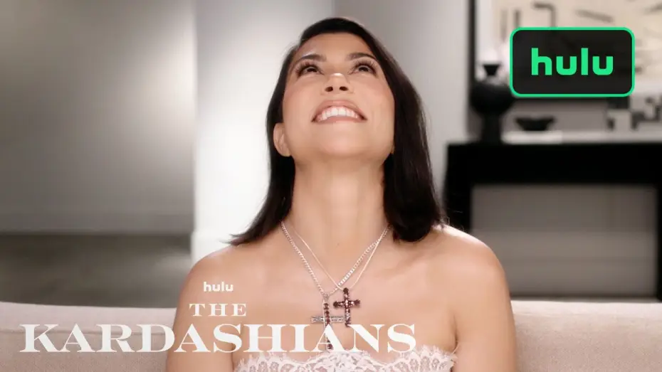 Wideo do serialu The Kardashians — Seasons Change But Sisters Are Forever