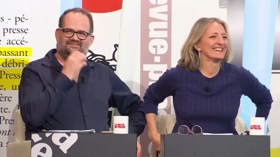 Wideo do serialu La revue de presse — Un insecte sur le plateau et l'émission devient lunaire !