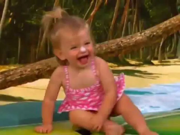 Wideo do serialu Powodzenia Charlie — Good Luck Charlie - Trailer