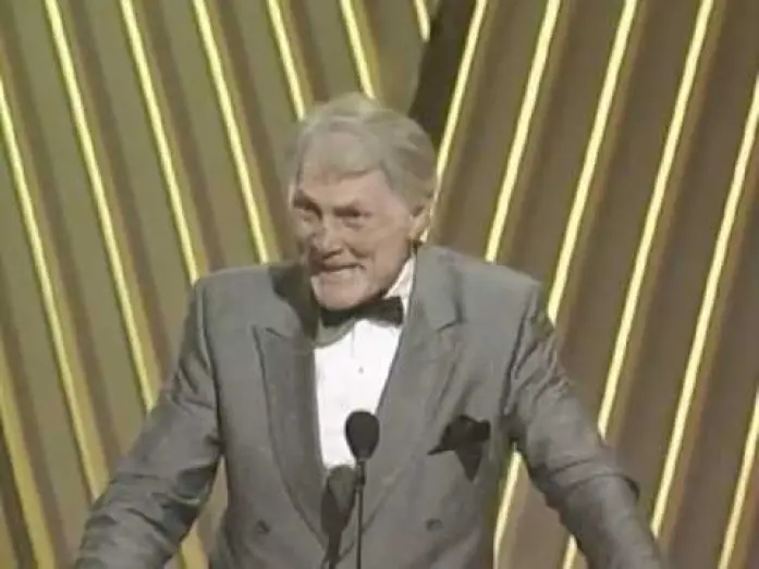 Видео к сериалу Oscary — Jack Palance Wins Supporting Actor: 1992 Oscars