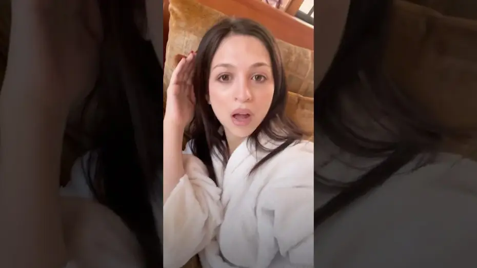 Wideo do serialu Łowczynie — Sweet dreams, darlings. The Buccaneers Season 2 trailer drops tomorrow.