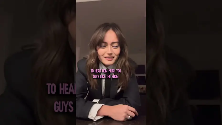 Wideo do serialu Złotko — Ella Purnell has a killer announcement. Sweetpea will return for Season 2.