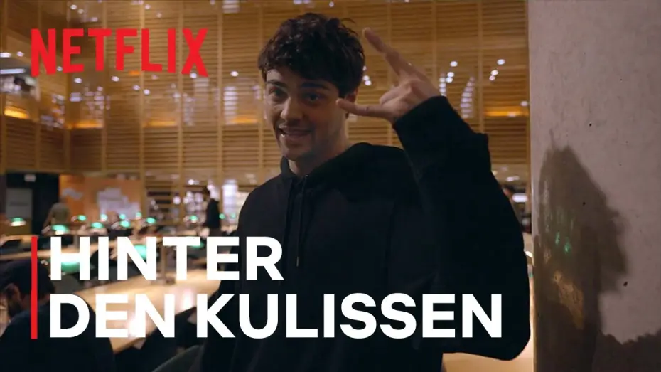 Видео к сериалу Zwerbowany — Am Set mit Noah Centineo (OmU)