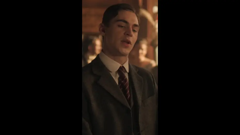 Wideo do serialu Młody Sherlock — En vrai la patate était méritée