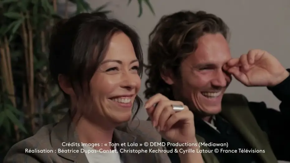 Wideo do serialu Tom i Lola — [Interview] Tom et Lola :  Dounia Coesens & Pierre-Yves Bon