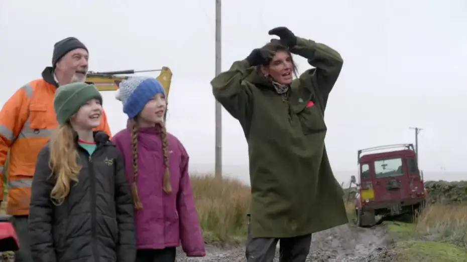 Wideo do serialu Our Farm Next Door: Amanda, Clive and Kids — Our Farm Next Door: Trailer for new More4 series where Amanda Owen, Clive and their nine children re