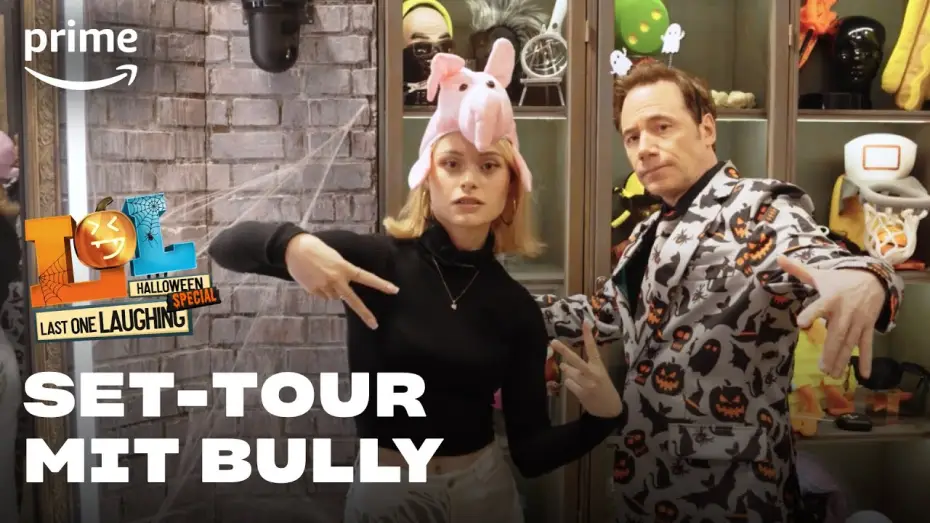 Wideo do serialu LOL: Last One Laughing Niemcy - Odcinek Halloween — Set-Tour mit Bully | Last One Laughing Halloween-Special