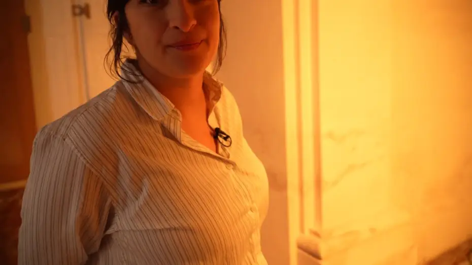 Wideo do serialu Belphégor — DÉCOUVREZ LES SECRETS DE TOURNAGE DE BELPHÉGOR AVEC SHIRINE BOUTELLA
