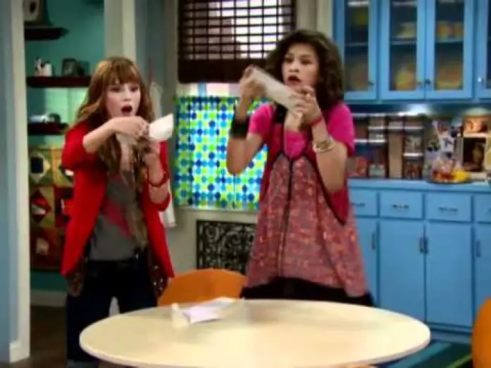 Wideo do serialu Taniec rządzi! — Shake It Up - Trailer - Disney Channel Official