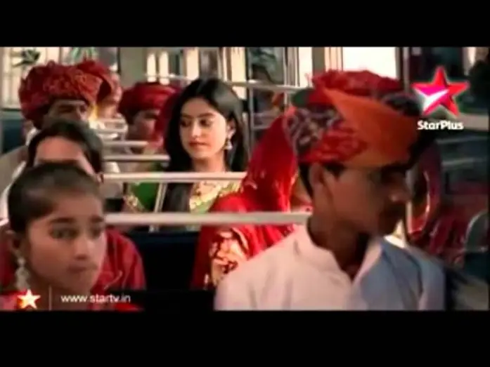 Wideo do serialu Diya Aur Baati Hum — DIYA AUR BAATI HUM- TITLE SONG( ROMANIAN SUBTITLES)