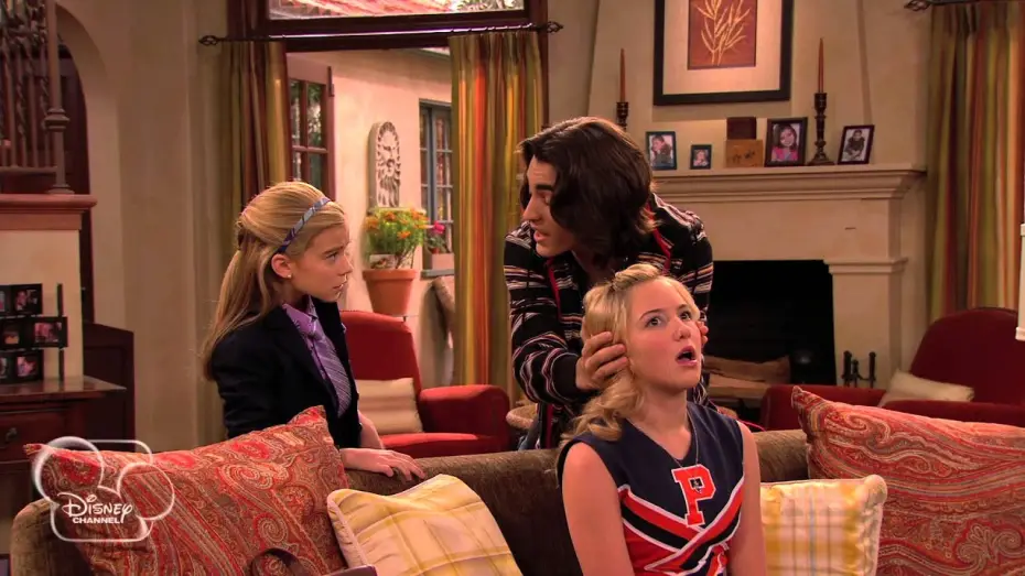 Wideo do serialu Blog na cztery łapy — Dog with a Blog | Stan of the House - Meet the Family! | Disney Channel UK