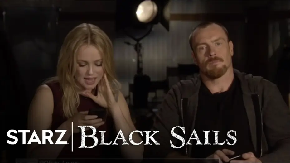Wideo do serialu Piraci — Black Sails | The Cast Read Your Tweets | STARZ