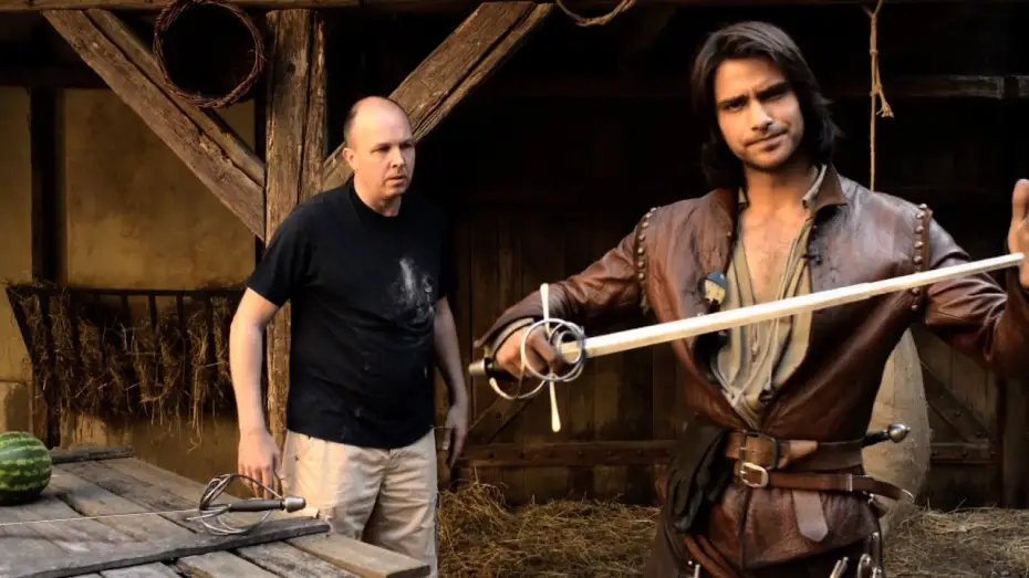 Wideo do serialu Muszkieterowie — Secrets of... Luke Pasqualino tells us the secrets behind the special effects