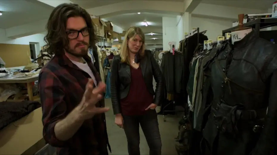 Wideo do serialu Muszkieterowie — Secrets of... Costume tour with Tom Burke (Athos)