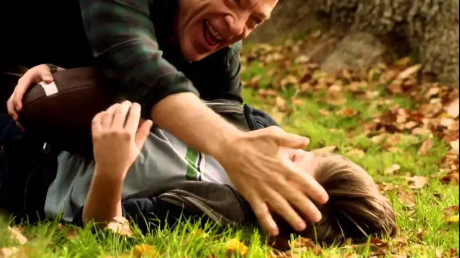 Wideo do serialu Growing Up Fisher — Growing Up Fisher, 2013. Trailer. / Путеводитель по семейной жизни
