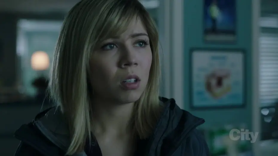 Wideo do serialu Between — EXCLUSIVE | BETWEEN Season 2 World Premiere Official Trailer