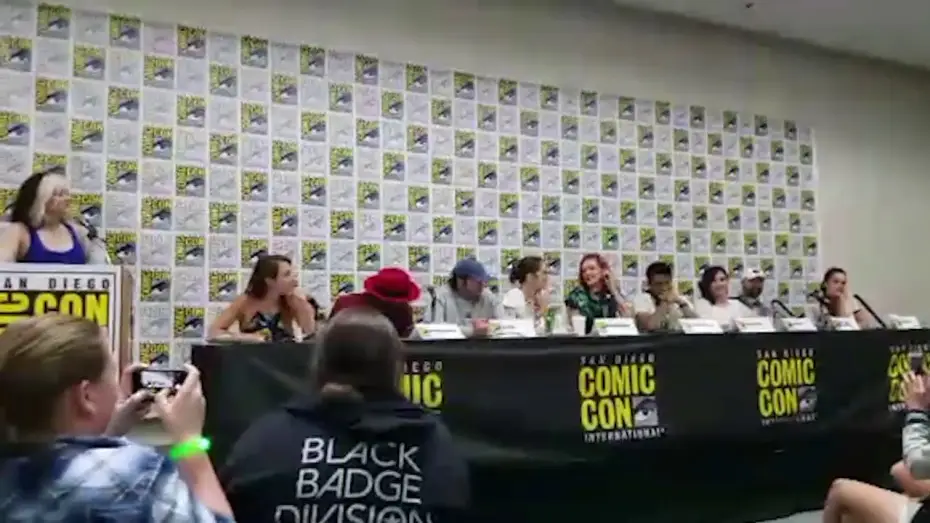 Wideo do serialu Wynonna Earp — Season 3! Wynonna Earp Panel at San Diego Comic Con 2017