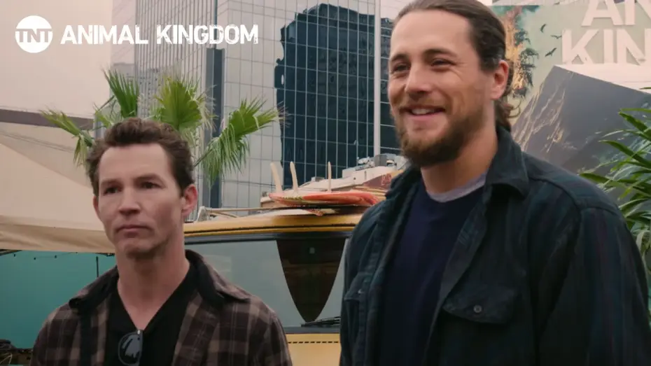 Видео к сериалу Królestwo zwierząt — Animal Kingdom: The Cody Men Answer Fan Questions at SXSW | TNT