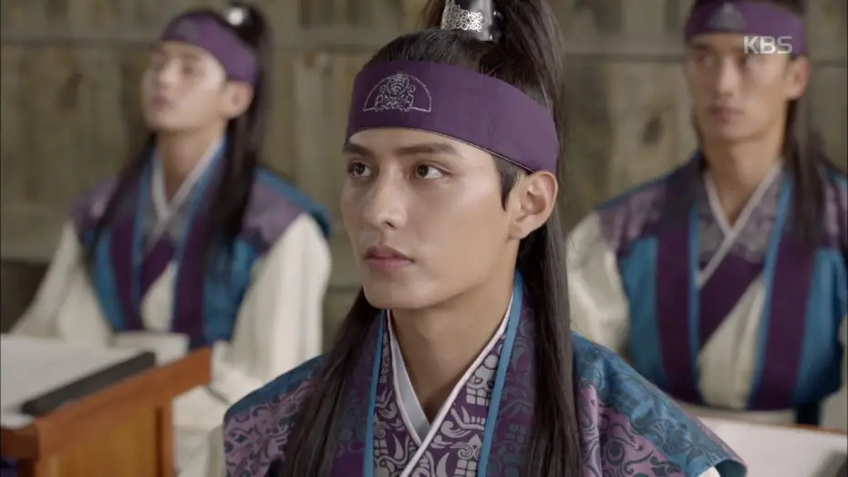 Wideo do serialu 화랑 — 화랑 - 세상 사는거 다 똑같다… 신라시대 ‘커닝’ 꿀팁. 20170109