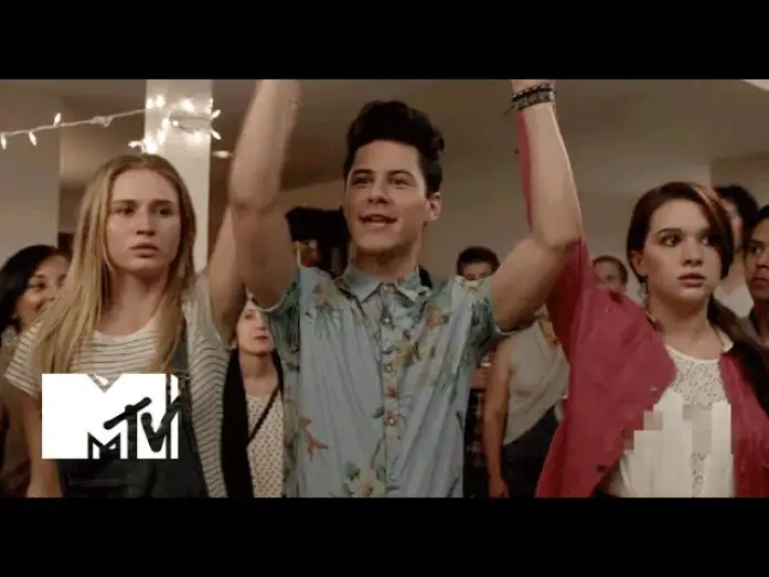 Wideo do serialu Faking It — Faking It | Official Trailer (Season 1) | MTV