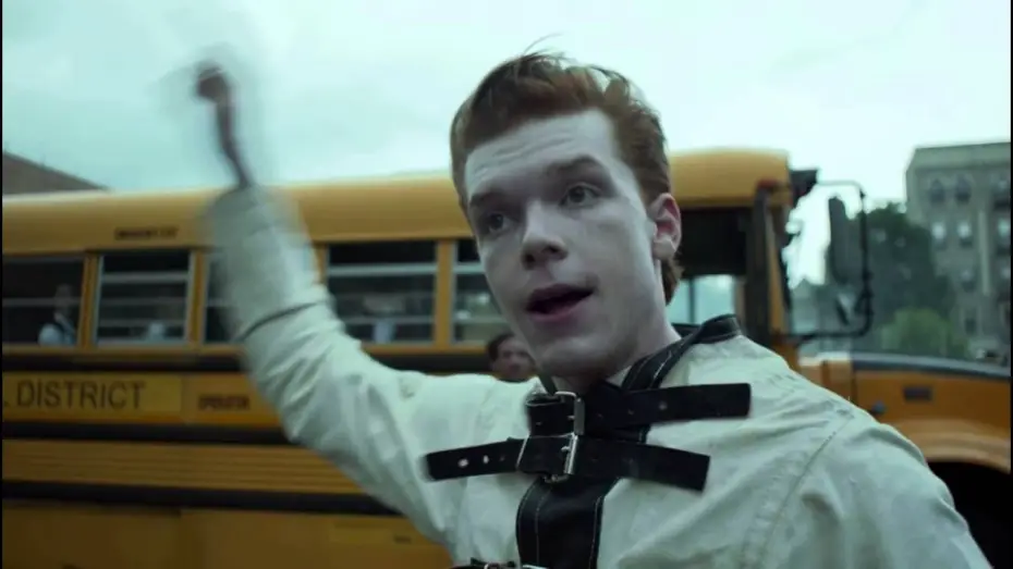 Wideo do serialu Gotham — GOTHAM S02E02 CLIP - The Bus Scene