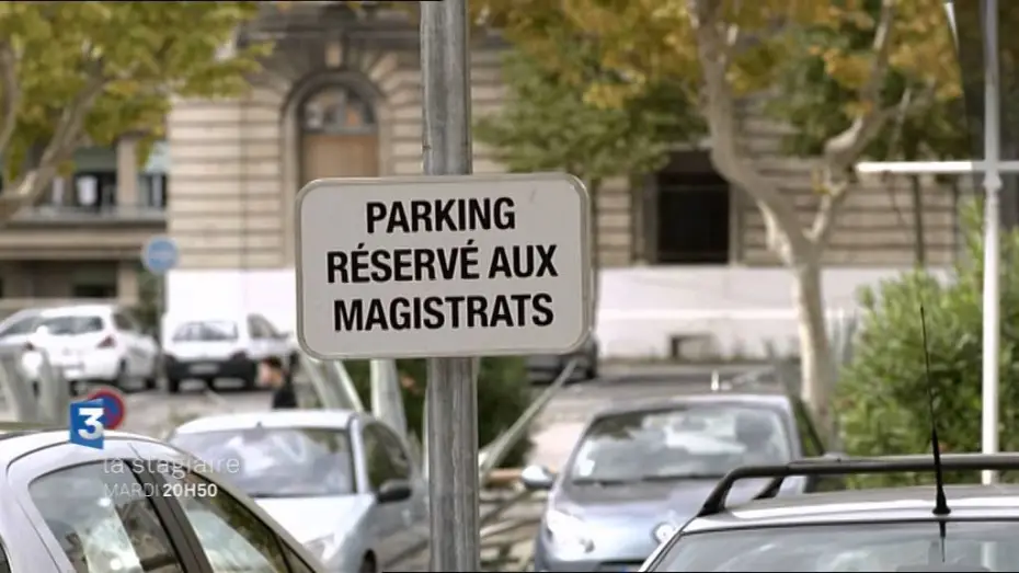 Wideo do serialu La Stagiaire — La stagiaire - Bande-annonce - France 3