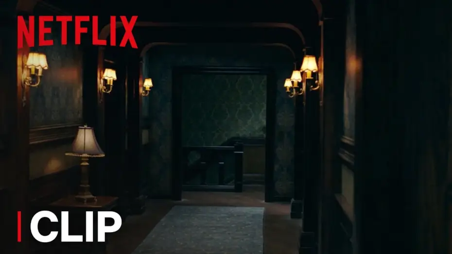 Wideo do serialu Nawiedzony dom na wzgórzu — The Haunting of Hill House | Clip: The Scariest Hallway We’ve Ever Seen | Netflix