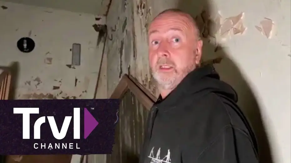 Wideo do serialu Paranormal Caught on Camera — Duo Captures Moving Shadow in Abandoned Care Home | Paranormal Caught on Camera | Travel Channel