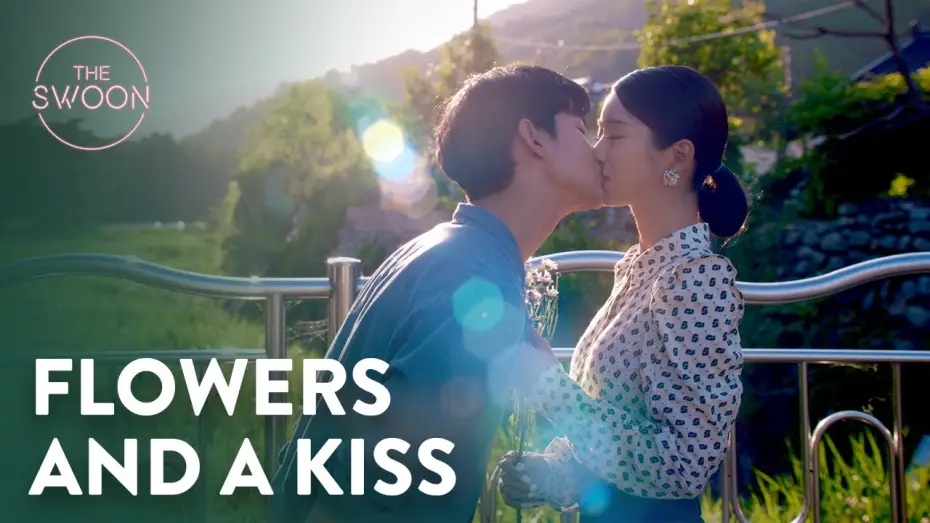 Видео к сериалу It's Okay to Not Be Okay — Kim Soo-hyun brings Seo Yea-ji flowers and a kiss | It’s Okay to Not Be Okay Ep 9 [ENG SUB]