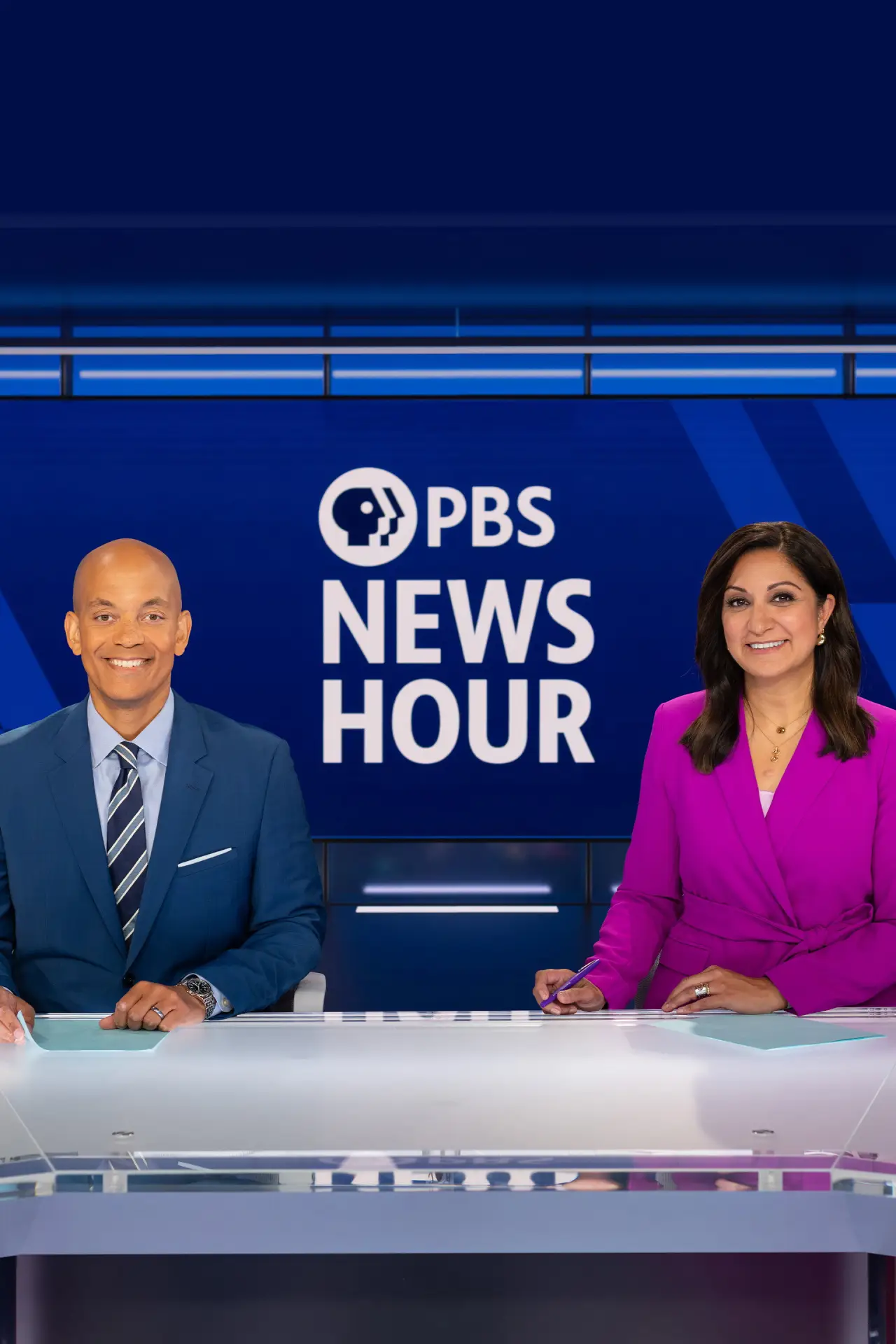 Постер к сериалу "PBS News Hour"