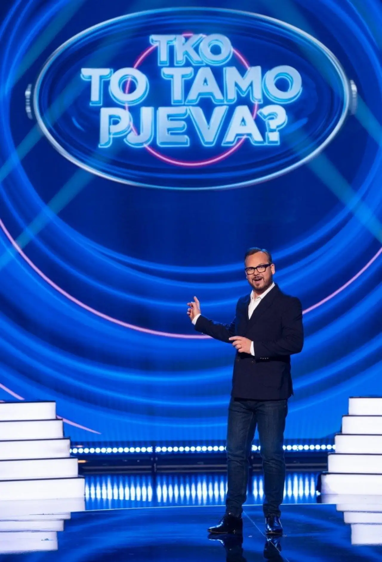 Plakat serialu "Tko to tamo pjeva?"