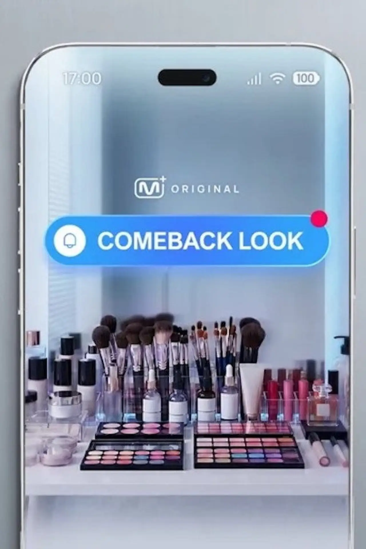 Plakat serialu "COMEBACK LOOK"