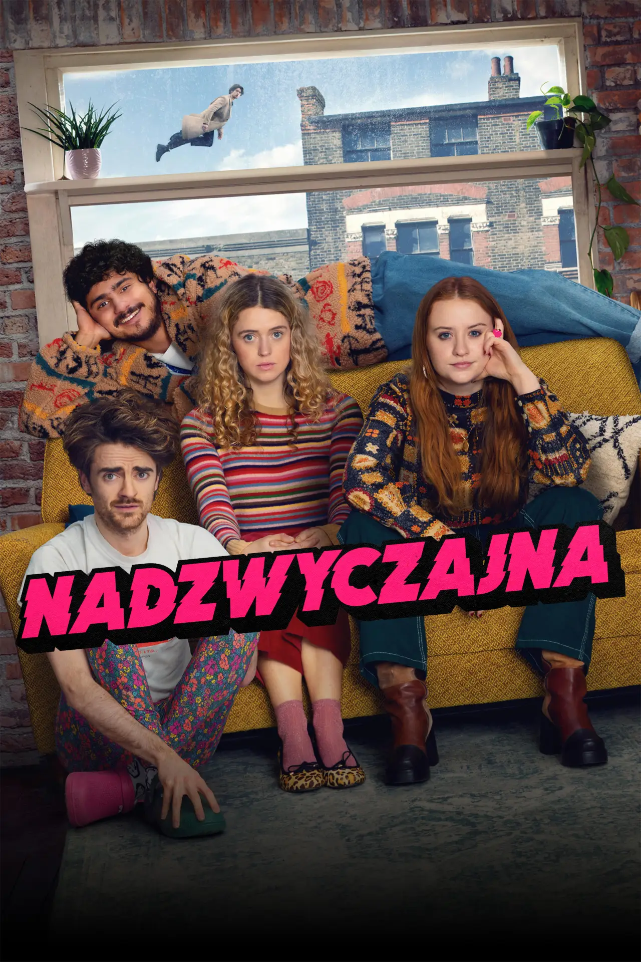 Plakat serialu "Nadzwyczajna"