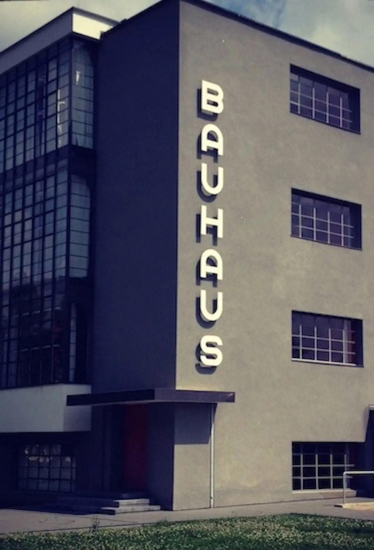 Plakat serialu "ZDF@Bauhaus"