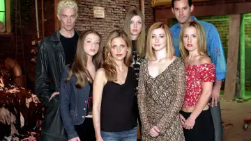 Zasłona к сериалу "Buffy: Postrach wampirów" #1275287