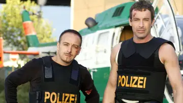 Zasłona к сериалу "Alarm dla Kobry 11" #1298609
