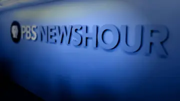 Zasłona к сериалу "PBS News Hour" #1224586