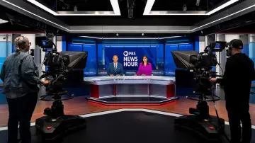 Zasłona к сериалу "PBS News Hour" #1224640