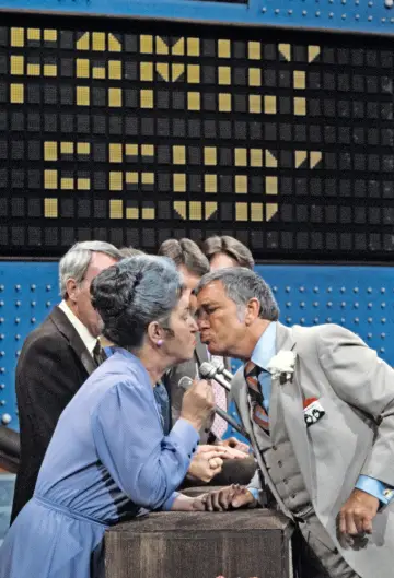 Plakat к сериалу "Family Feud" #1479976