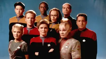Zasłona к сериалу "Star Trek: Voyager" #1268135