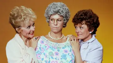 Zasłona к сериалу "Mama