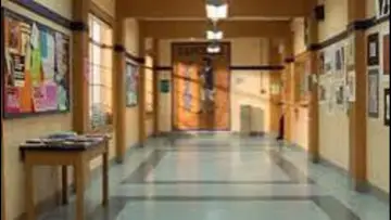 Zasłona к сериалу "Jezioro marzeń" #1301631