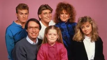 Zasłona к сериалу "Hey Dad..!" #1440077