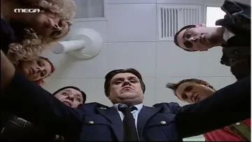 Zasłona к сериалу "Στο Παρά Πέντε" #1440558