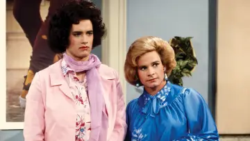 Zasłona do serialu "Bosom Buddies" #1747500