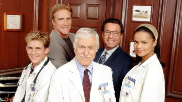 Zasłona к сериалу "Diagnoza morderstwo" #1276019