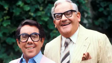 Zasłona do serialu "The Two Ronnies" #1664744