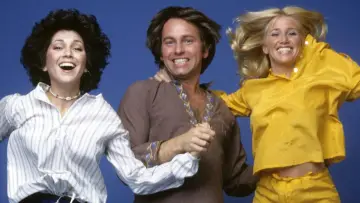 Zasłona к сериалу "Three