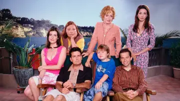 Zasłona к сериалу "Dwóch i pół" #1249457